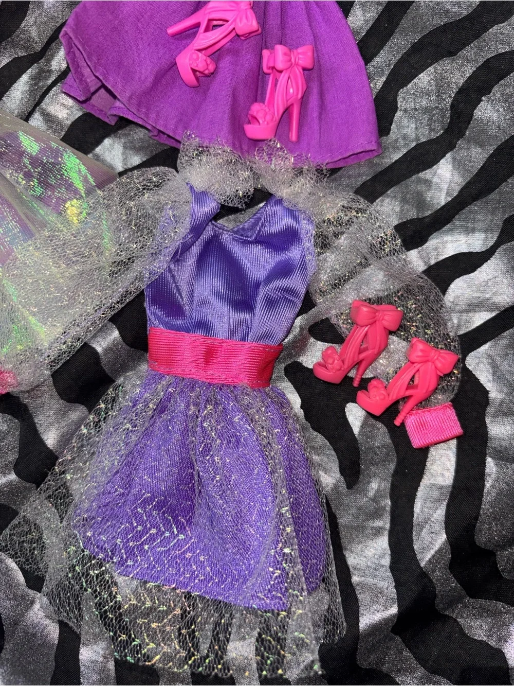 Vintage 1994 Bubble Angel Barbie Doll + Bonus Era Dresses & Shoes Lot